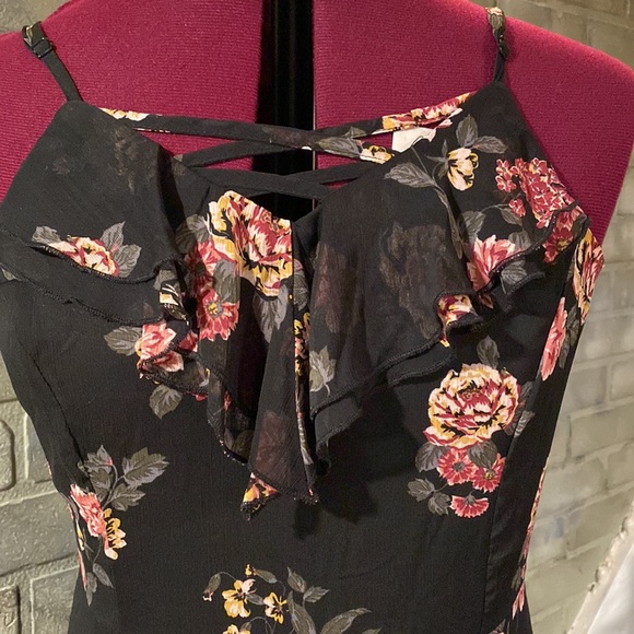 Almost Famous Floral Dress - Picture 2 of 8